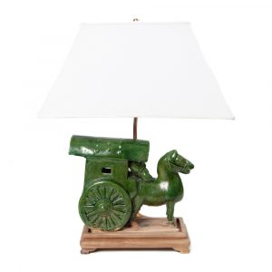 Horse and carriage pottery table lamp