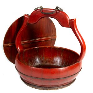 Red lacquered bowl