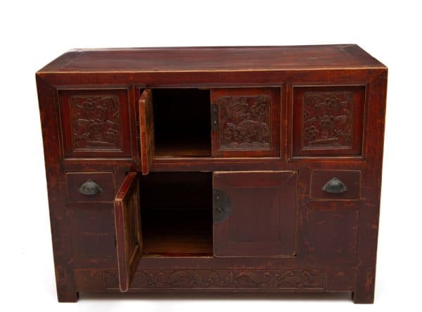 Plum red lacquered cabinet with prosperity motifs - Image 3